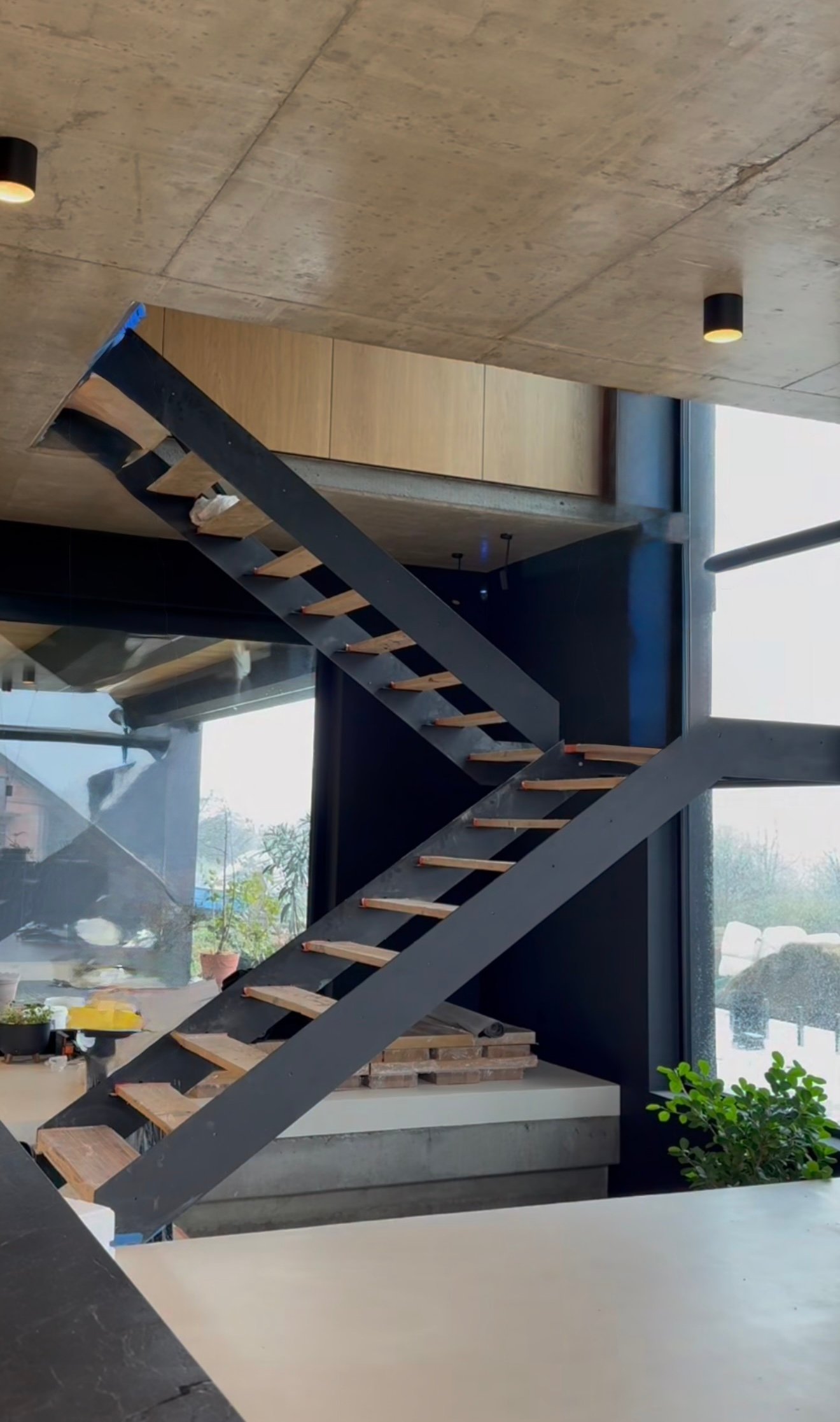 Escalera metálica – vista 09